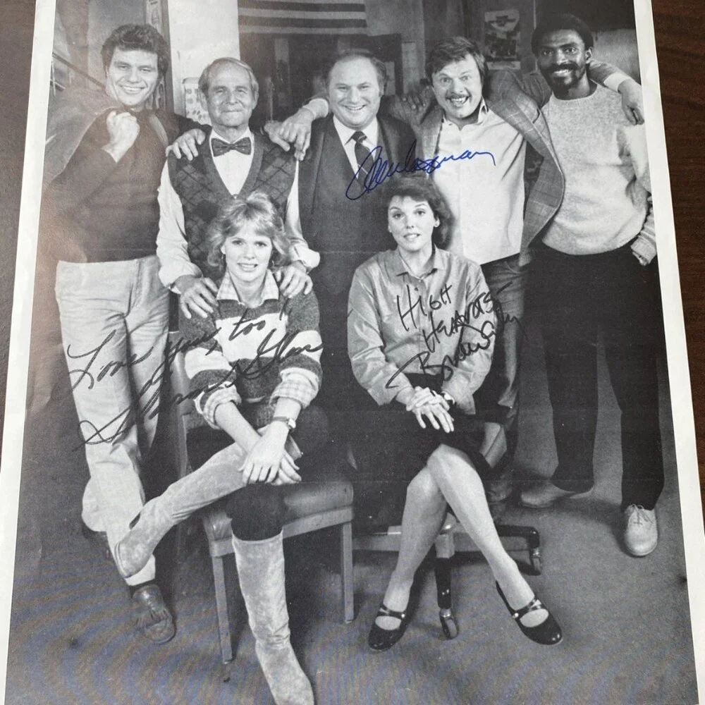 Vintage Signed Promo Photo – 3 Signatures Original. - Picture 6 of 9